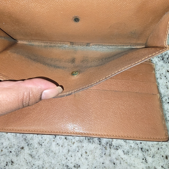 Louis Vuitton Wallet - Picture 11 of 11